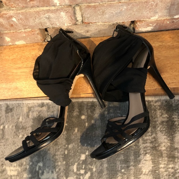 Donald J. Pliner …. Black patent high heels - Picture 5 of 16